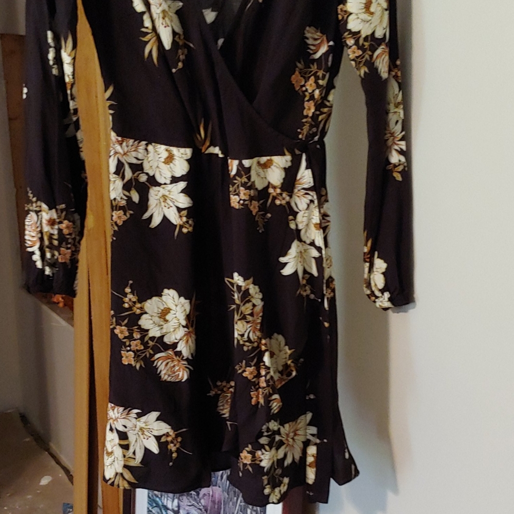Dress - Picture 2 of 2